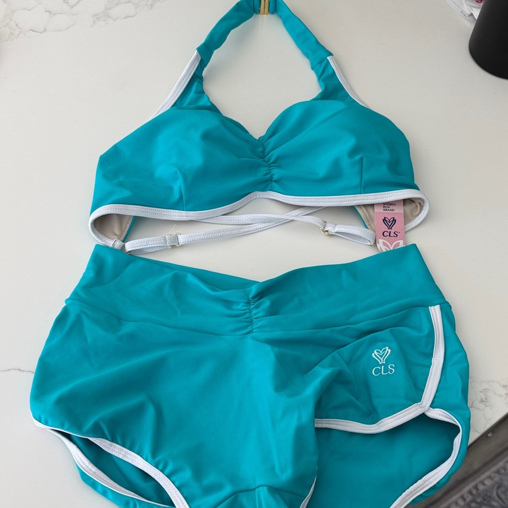 CLS Women's Athletic Shorts and Top Set - Teal NWT